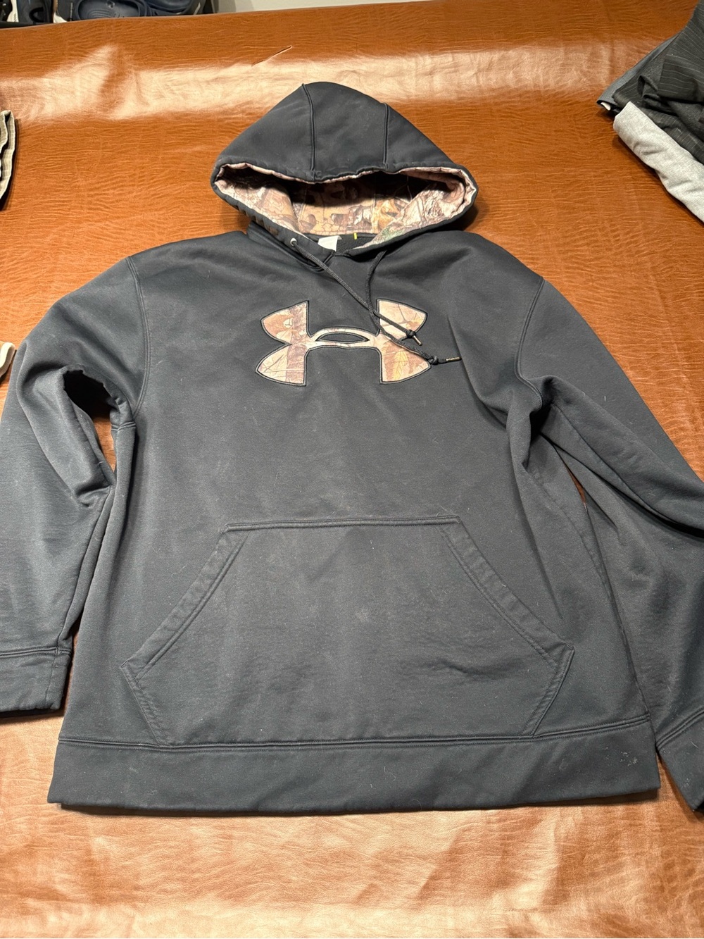 Under armour Black Crewneck Hoodie with Camo Logo and Lined Hood